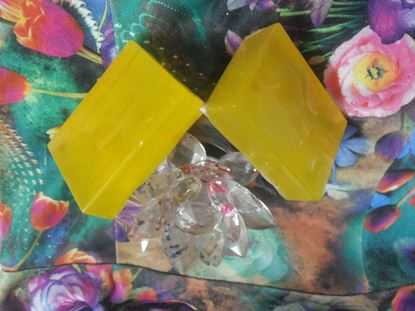 Picture of QT Honey-Lemon Beauty Soap