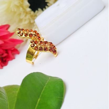Picture of TWISTED LEAF DESIGNER RING Festivefeel