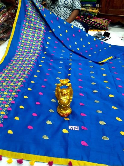 Picture of vihan@ handloom jamdani thread nd zari work blue sari