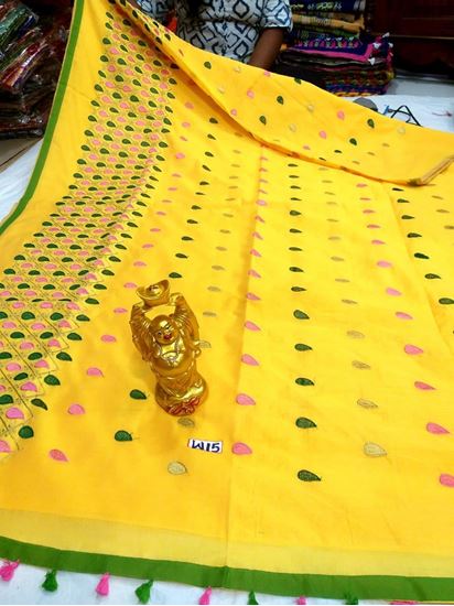 Picture of vihan@ handloom jamdani thread nd zari work yellow sari