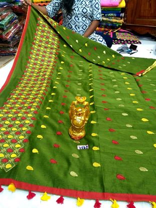 Picture of vihan@ handloom jamdani thread nd zari work green sari