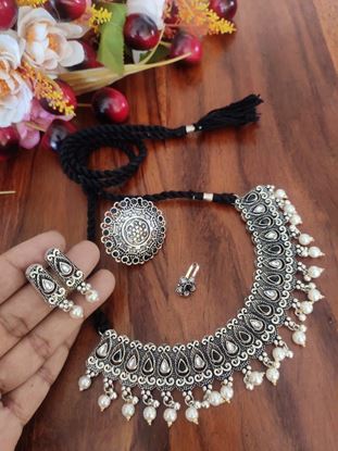 Picture of STONE THREAD NECKLACE COMBO SET