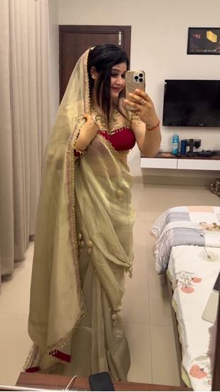 Picture of Present New Bollywood Trending design  Saree